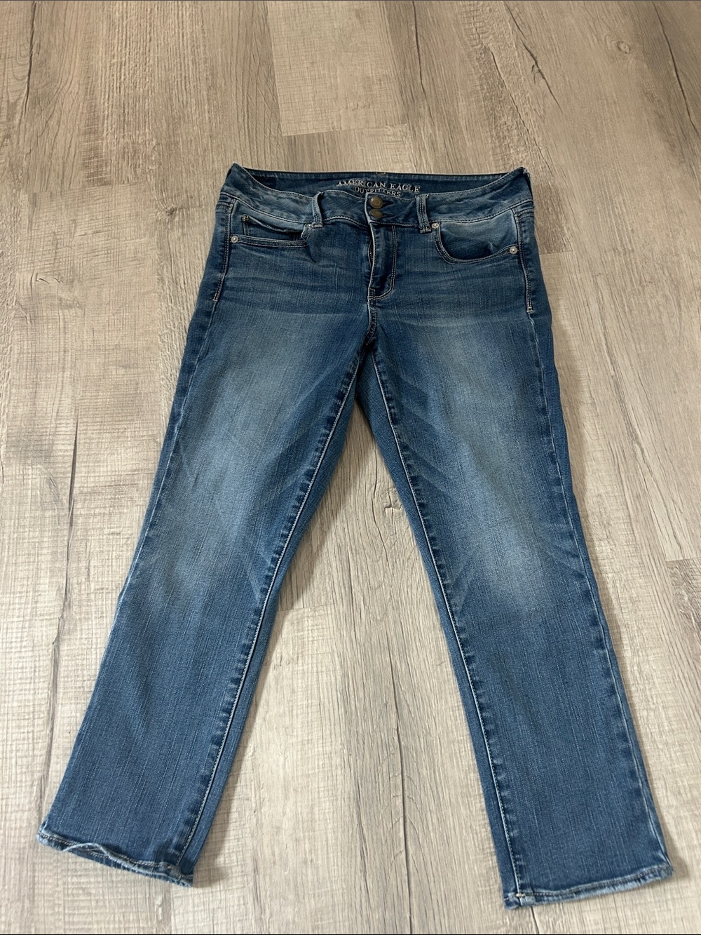 American Eagle Outfitters Medium Blue artist crop Women’s Jeans